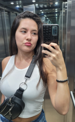 <strong>Emily</strong>